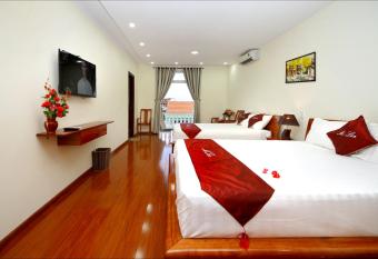 Hoi An Green Channel Homestay has Balcony rooms