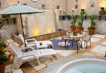 Hotel Grand Garden (Adult Only) allows 18 year olds to book a room