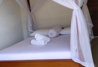 Warung Jemeluk & Home Stay has Balcony rooms