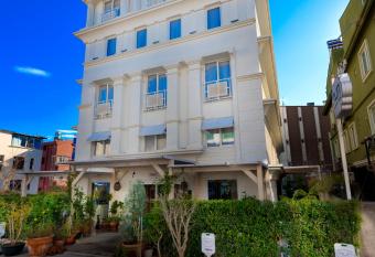 Nun By Laren Hotels has Balcony rooms