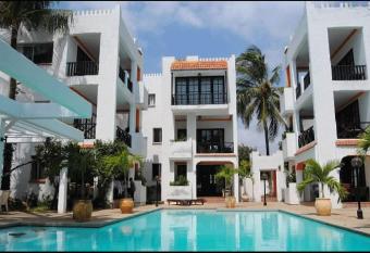 Wayside Beach Apartments has Balcony rooms