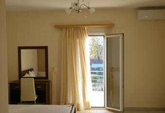 Artemis - Marina Apartments has Balcony rooms