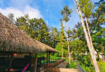 La Semilla Ecolodge has rooms with a private hot tub