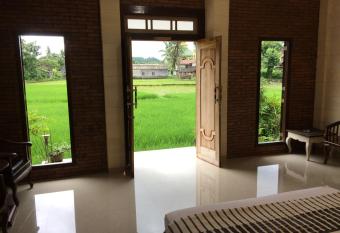 Lotus 2 Guest House has Balcony rooms