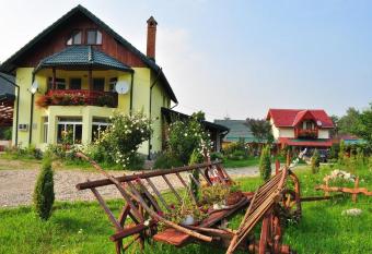 Pensiunea Cotiso has Balcony rooms