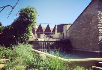 M&S - Maison F  RAUD allows 18 year olds to book a room