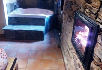 Hotel Rural Bermellar has Balcony rooms