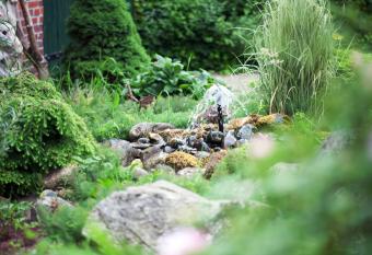 Sophienhof Achternholt allows 18 year olds to book a room