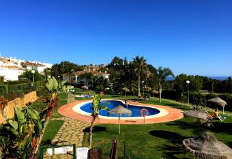 Bahia De Casares allows 18 year olds to book a room
