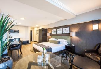 Belaire Suites Hotel allows 18 year olds to book a room