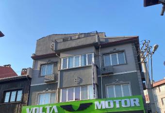 Uygun Otel has Smoking/Balcony rooms