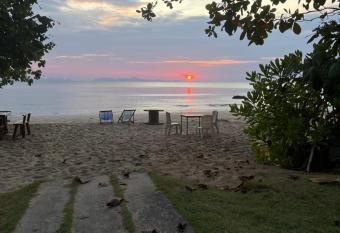 Sun Smile Beach Koh Jum has Balcony rooms