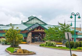 Hawthorn Suites by Wyndham Triadelphia Wheeling Area allows 18 year olds to book a room