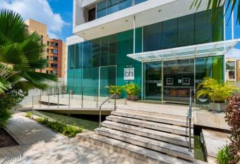 bh Barranquilla allows 18 year olds to book a room