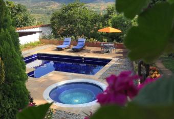 Arapaima B&B has Balcony rooms