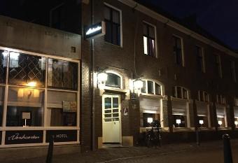 Hotel Bij Verhoeven allows 18 year olds to book a room