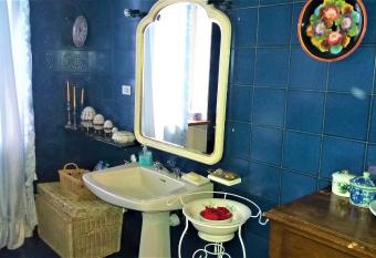 Villa Maria Sole has rooms with a private hot tub