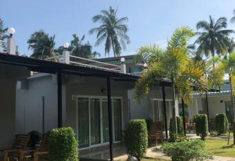 Smile Resort Koh Mook has Balcony rooms