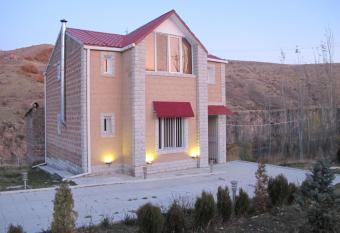 Holiday Home Kanyon has Balcony rooms