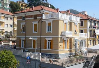 Hotel Ines has Balcony rooms