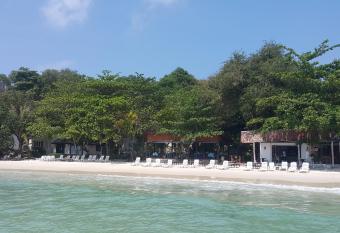 The C Samet Beach Resort SHA Plus has Balcony rooms