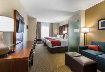 Comfort Suites Regina allows 18 year olds to book a room