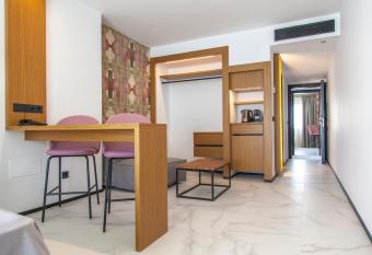 Stic Urban Hotel & SPA has Balcony rooms