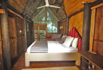 Tortugal Boutique River Lodge allows 18 year olds to book a room