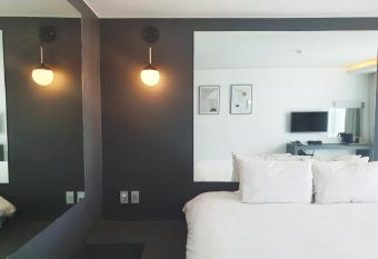 Pampas Hotel Jeju has Balcony rooms