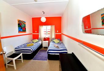 Ducks & Drakes Boutique Motel & Backpackers allows 18 year olds to book a room