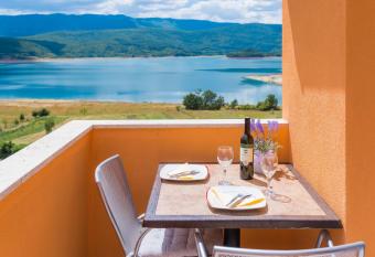 Rooms and Apartments Budi  a has Balcony rooms