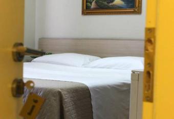 Centrum Hotel allows 18 year olds to book a room