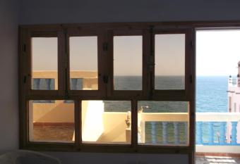 Laverie du Soleil Surf House has Balcony rooms