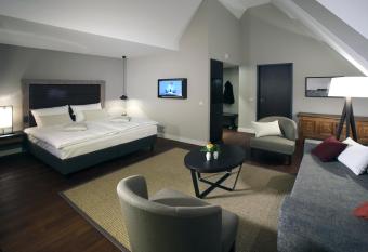 Hotel am Fischmarkt has Balcony rooms