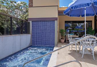 Pousada do Lago allows 18 year olds to book a room