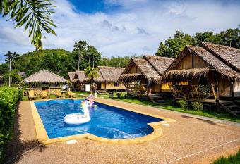 AoNang Bamboo Pool Resort has Balcony rooms
