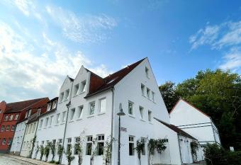 Hotel Xenia Flensburg allows 18 year olds to book a room