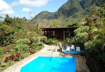 The Golden Frog Inn has Balcony rooms