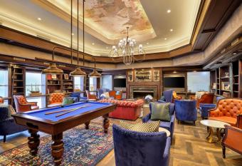 Protea Hotel by Marriott Johannesburg Balalaika Sandton has Balcony rooms