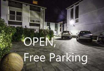 Naam Hotel & Apartments Frankfurt City-Messe Airport allows 18 year olds to book a room