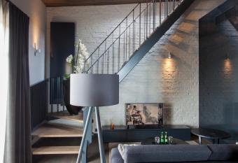 Ilonn Boutique Limanowskiego allows 18 year olds to book a room