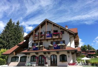 Hotel La Lepre Bianca allows 18 year olds to book a room