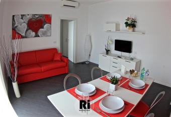 Residenze Italia has Balcony rooms