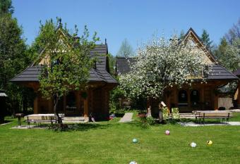 J  dru   allows 18 year olds to book a room