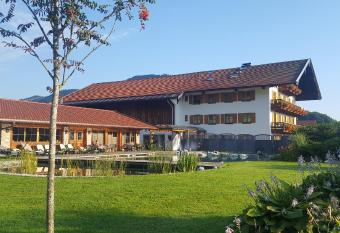 Zeller Hof has Balcony rooms