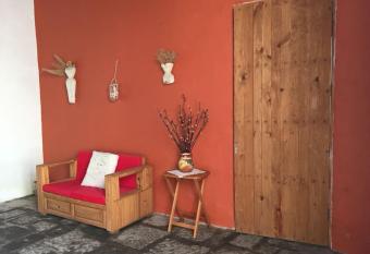 Hacienda Santa Barbara Casa Malinche has rooms with a private hot tub