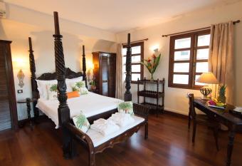 Hotel l Imp  ratrice has Balcony rooms