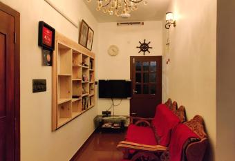 Calvin s Inn has Balcony rooms