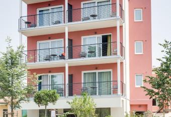 Hotel Europa allows 18 year olds to book a room