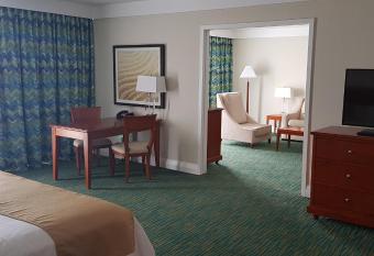 Lighthouse Pointe at Grand Lucayan Resort has Balcony rooms